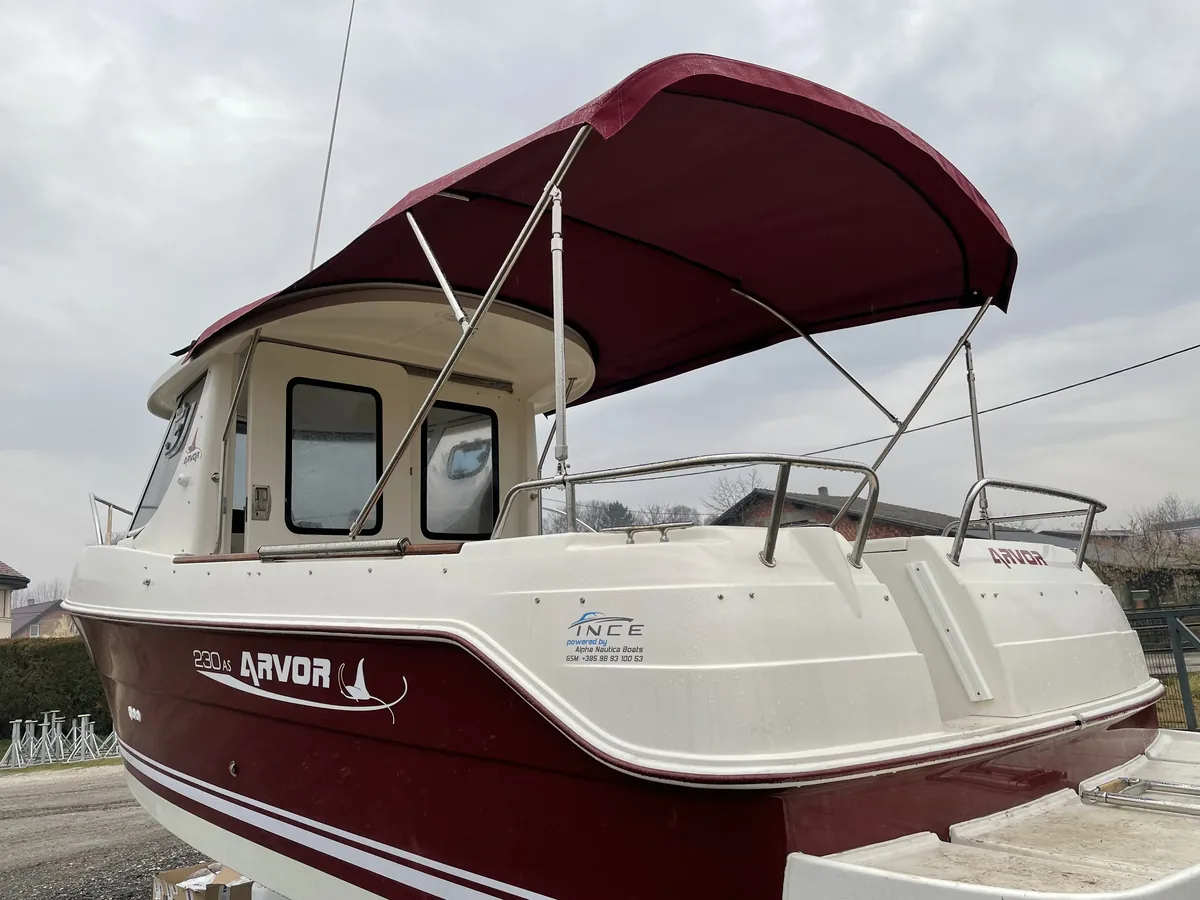 Arvor 230 — bimini #1