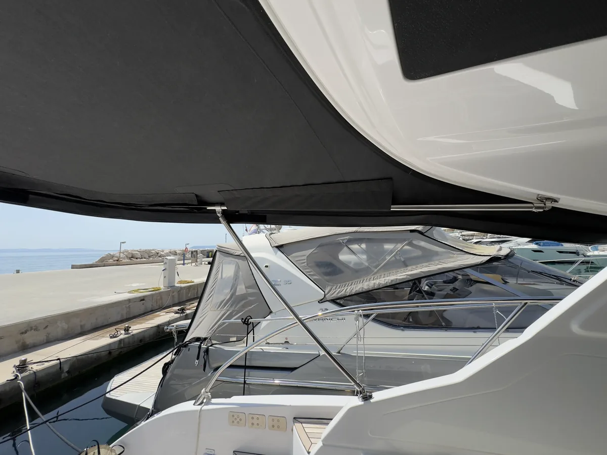 Azimut 45 — bimini #3