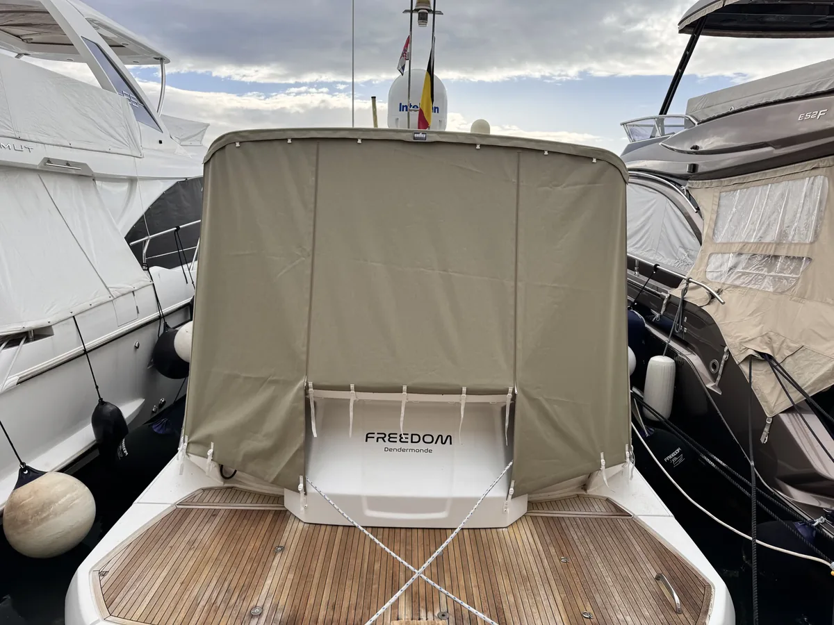 Azimut 50 — Krmeno zatvaranje #7