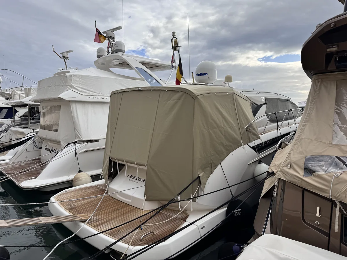 Azimut 50 — Krmeno zatvaranje #9