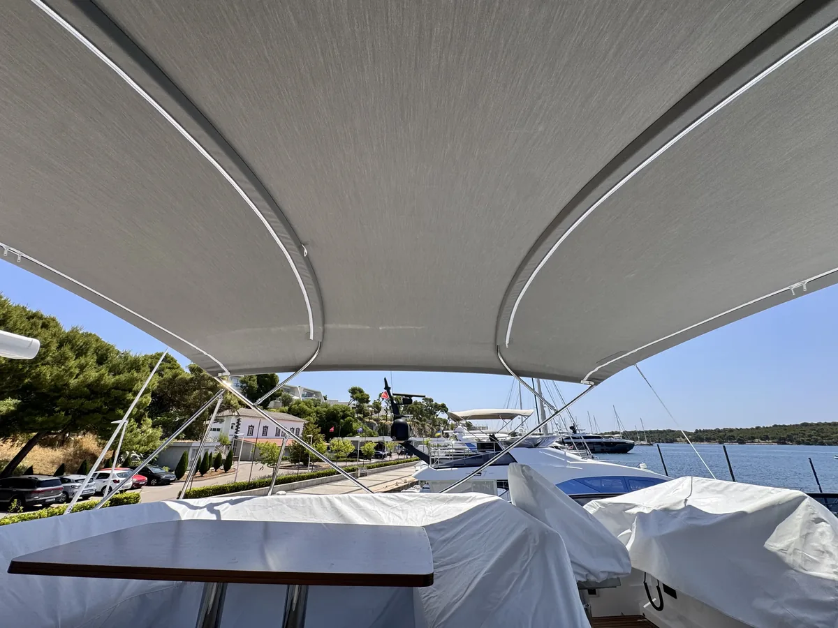 Azimut 53 — Bimini #17