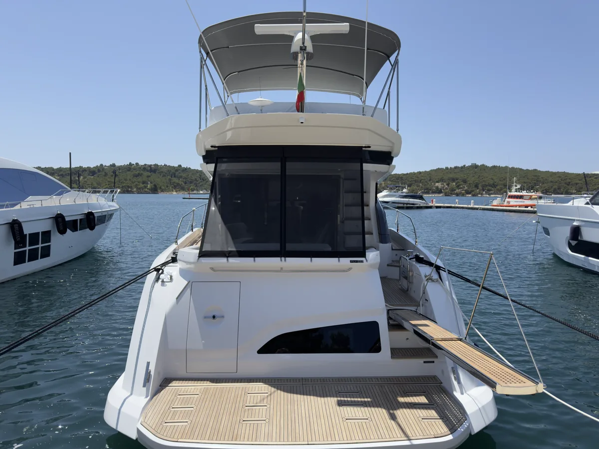 Azimut 53 — sjenila #1