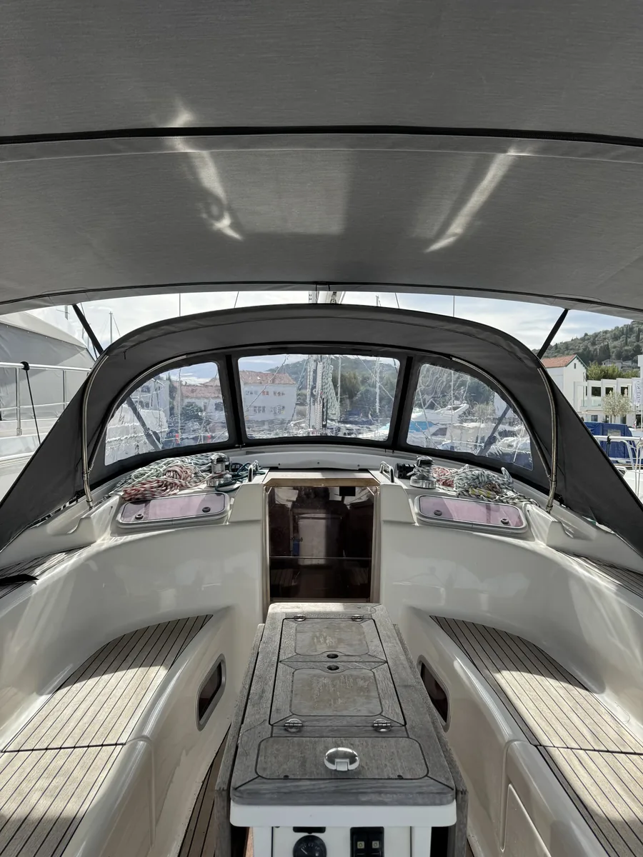 Bavaria 46 — Sprayhood #11