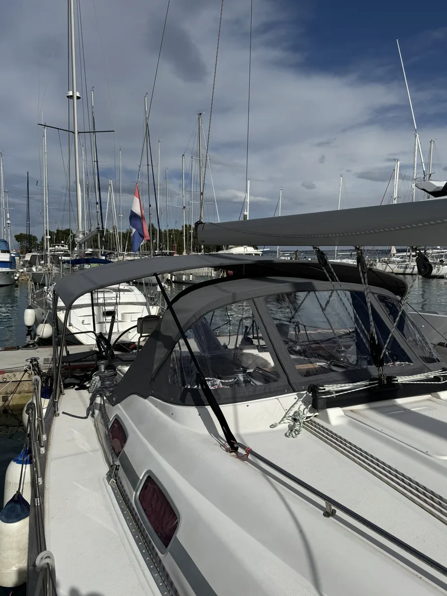 Bavaria 46 — Sprayhood #15