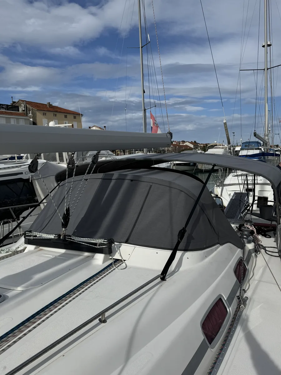 Bavaria 46 — Sprayhood #16