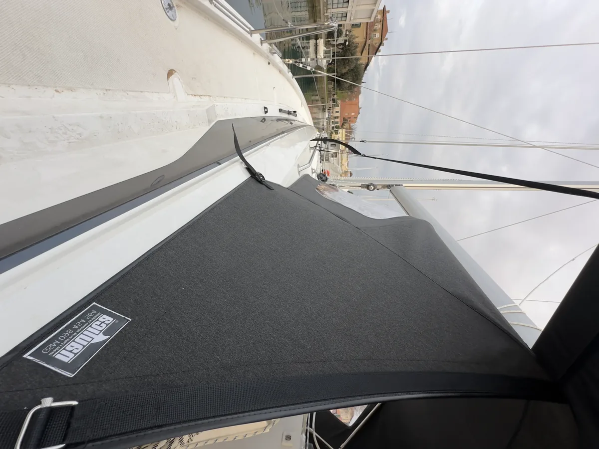 Bavaria C 38 — Sprayhood #6