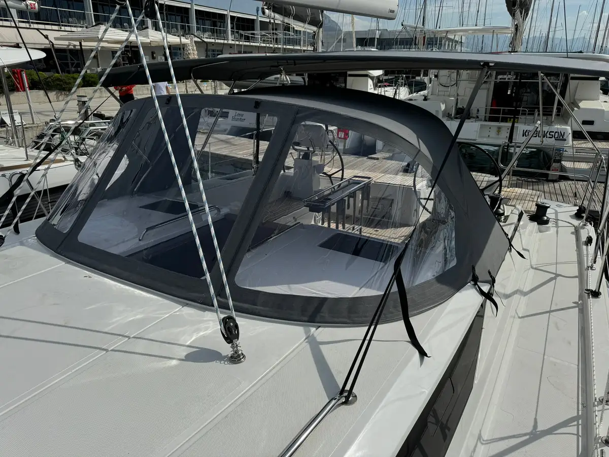 Bavaria C 45 — sprayhood #1