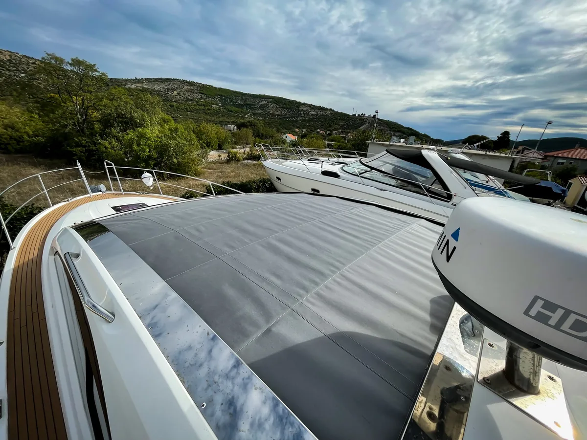 Bavaria Sport 35H — bimini #3