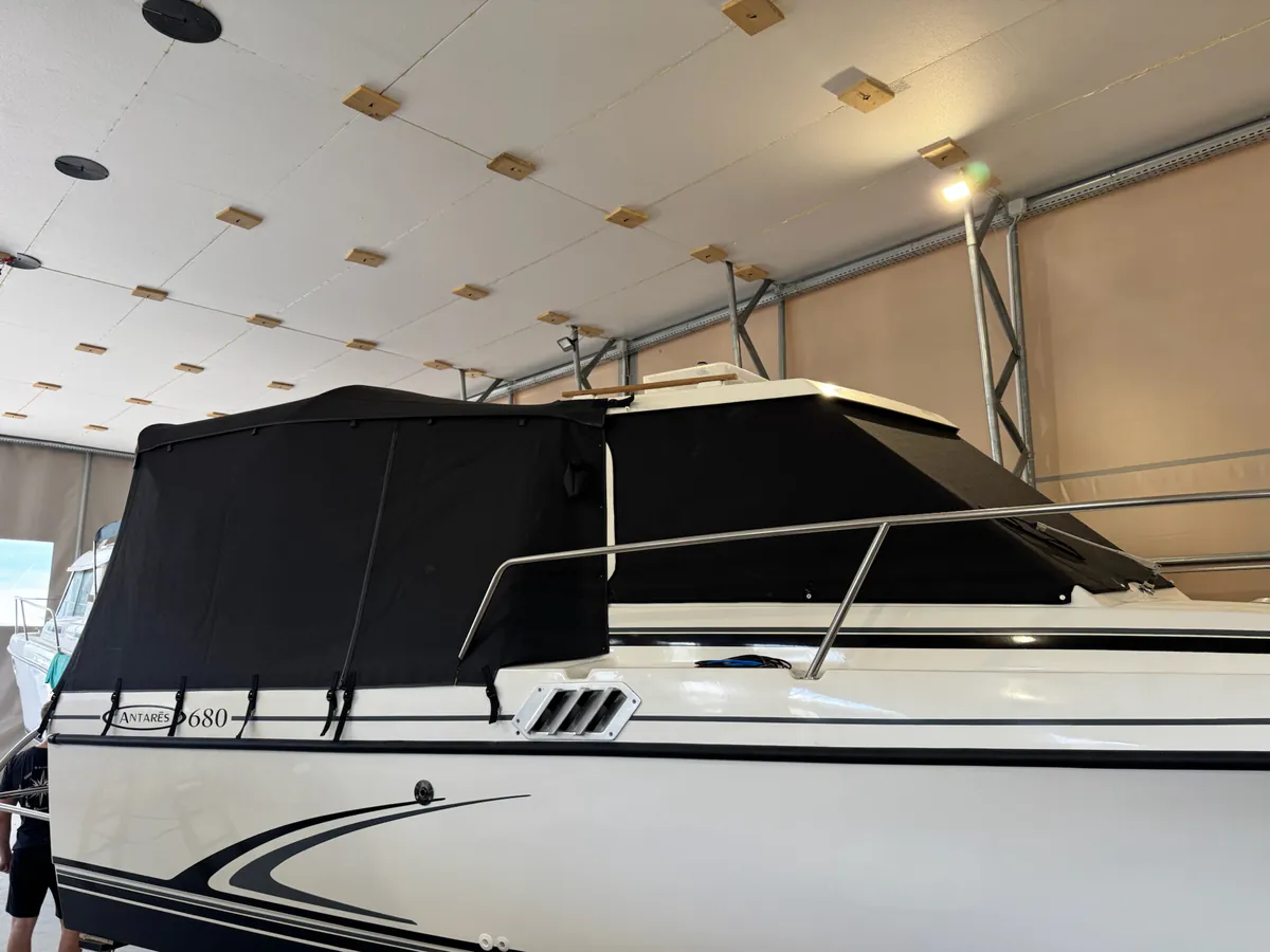 Beneteau Antares 680 — krmeno-zatvaranje #2