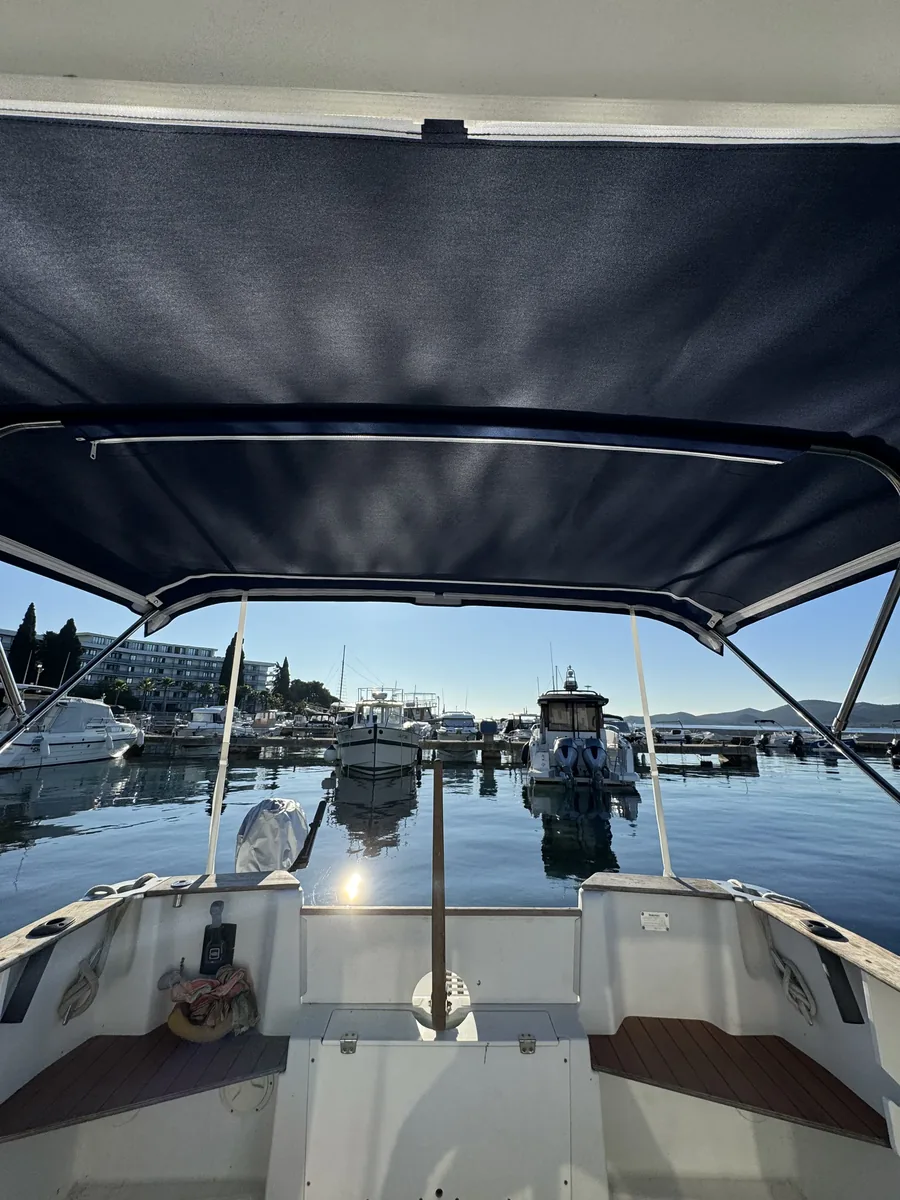 Beneteau Antares 710 — Bimini #5