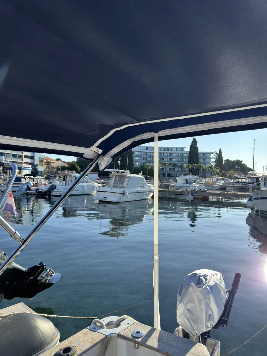 Beneteau Antares 710 — Bimini #11