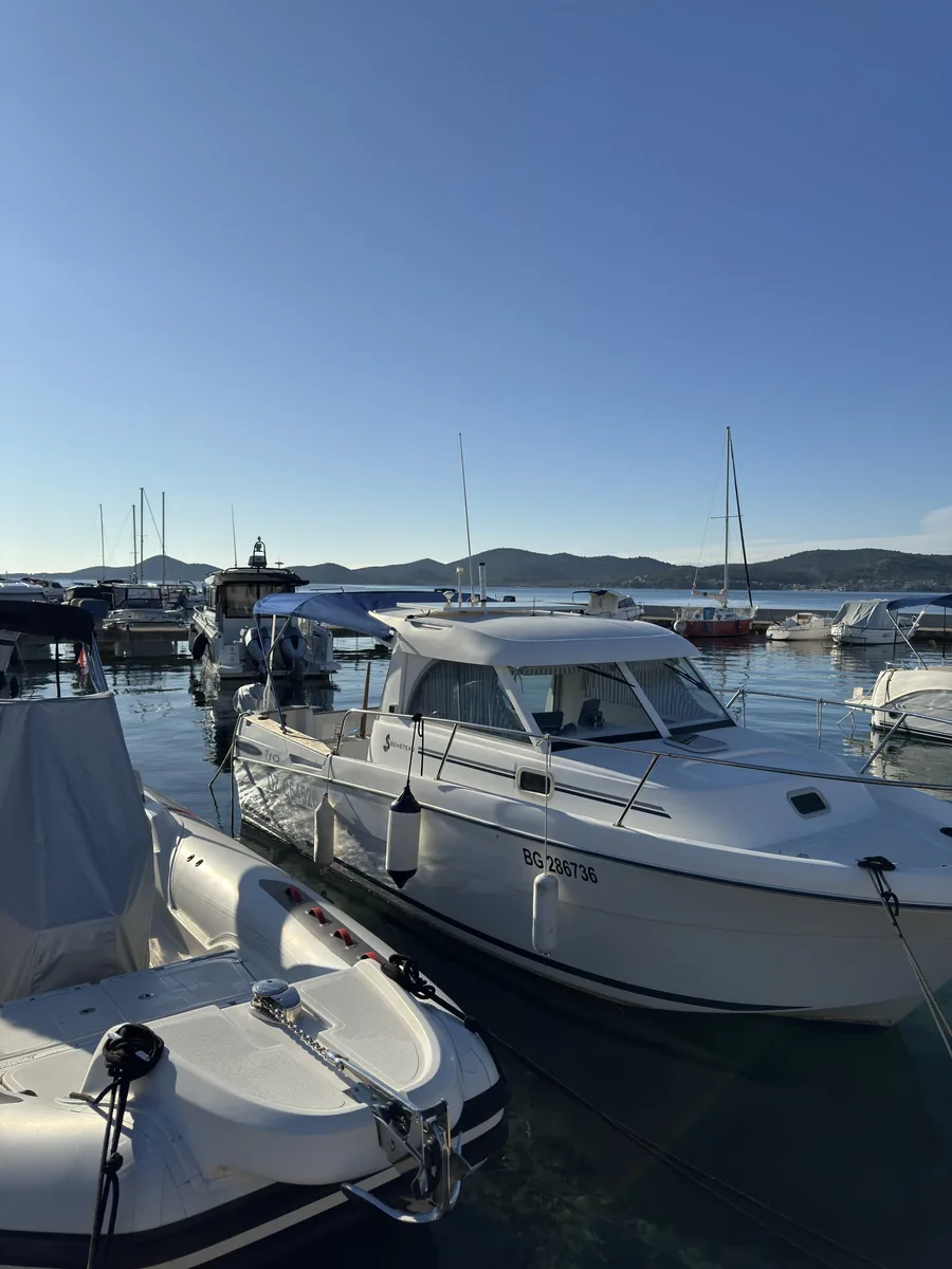 Beneteau Antares 710 — Bimini #15