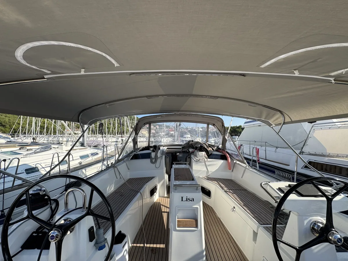 Beneteau Oceanis 37.1 — Bimini #5