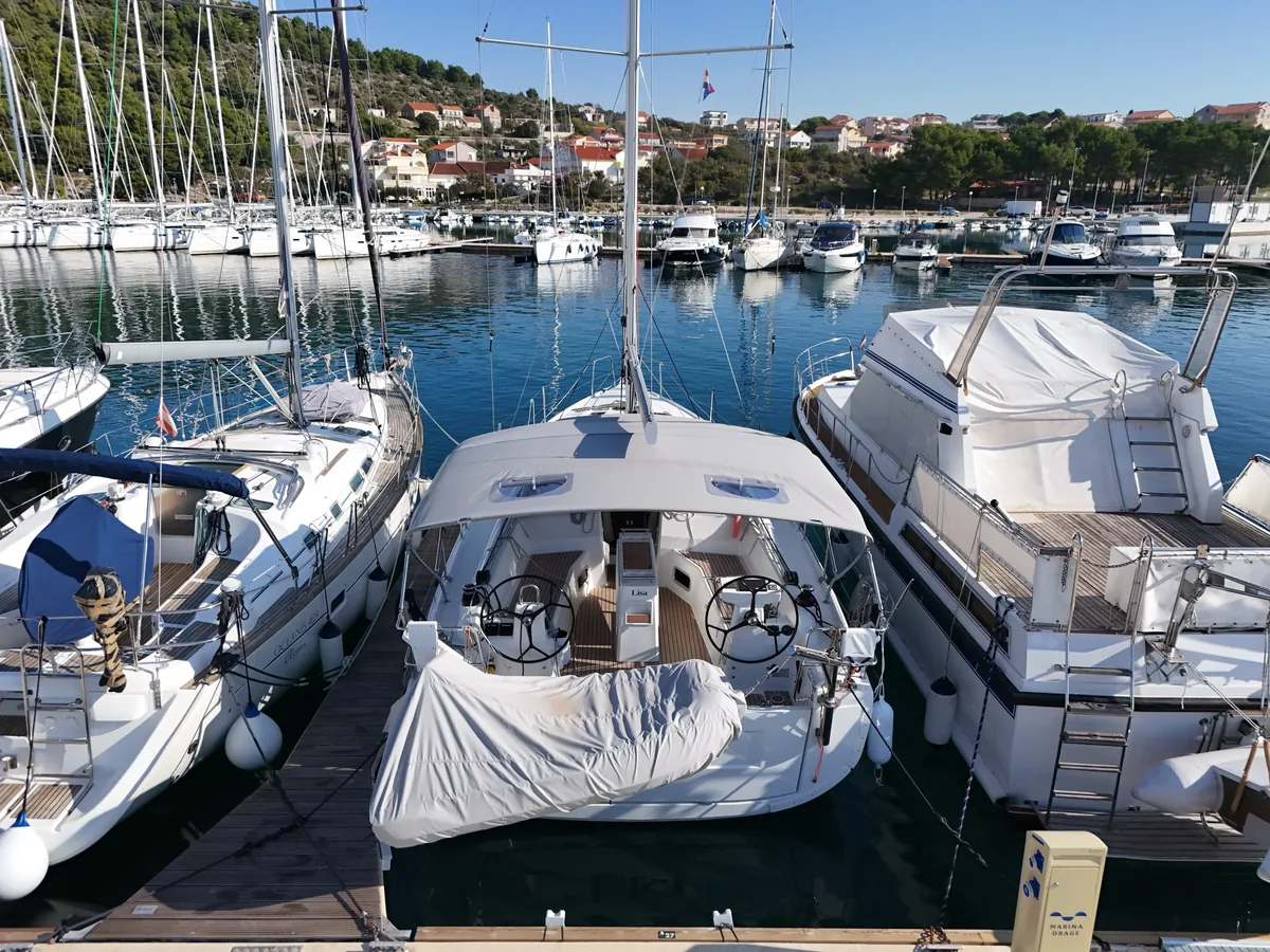 Beneteau Oceanis 37.1 — Bimini #13