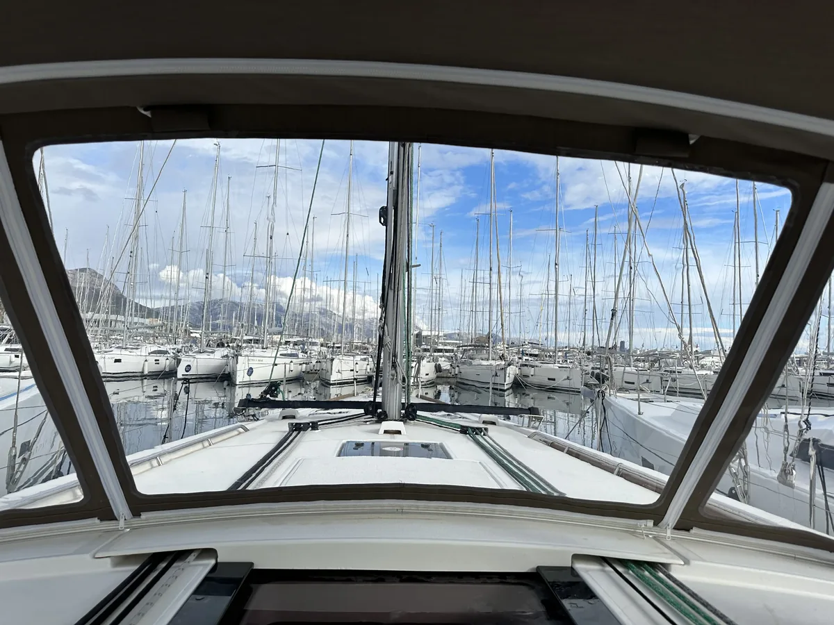 Beneteau Oceanis 45 — Sprayhood #5
