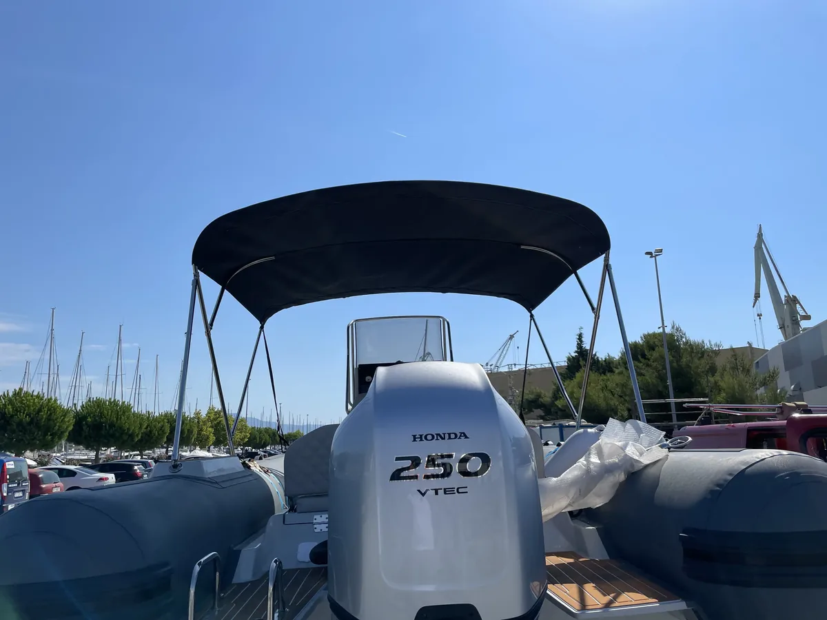 Capelli Tempest 750 — bimini #3
