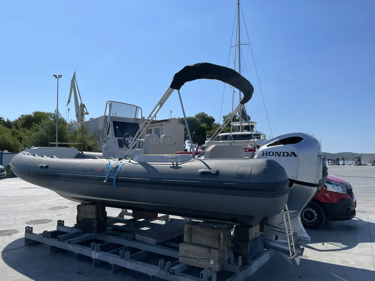 Capelli Tempest 750 — bimini #4