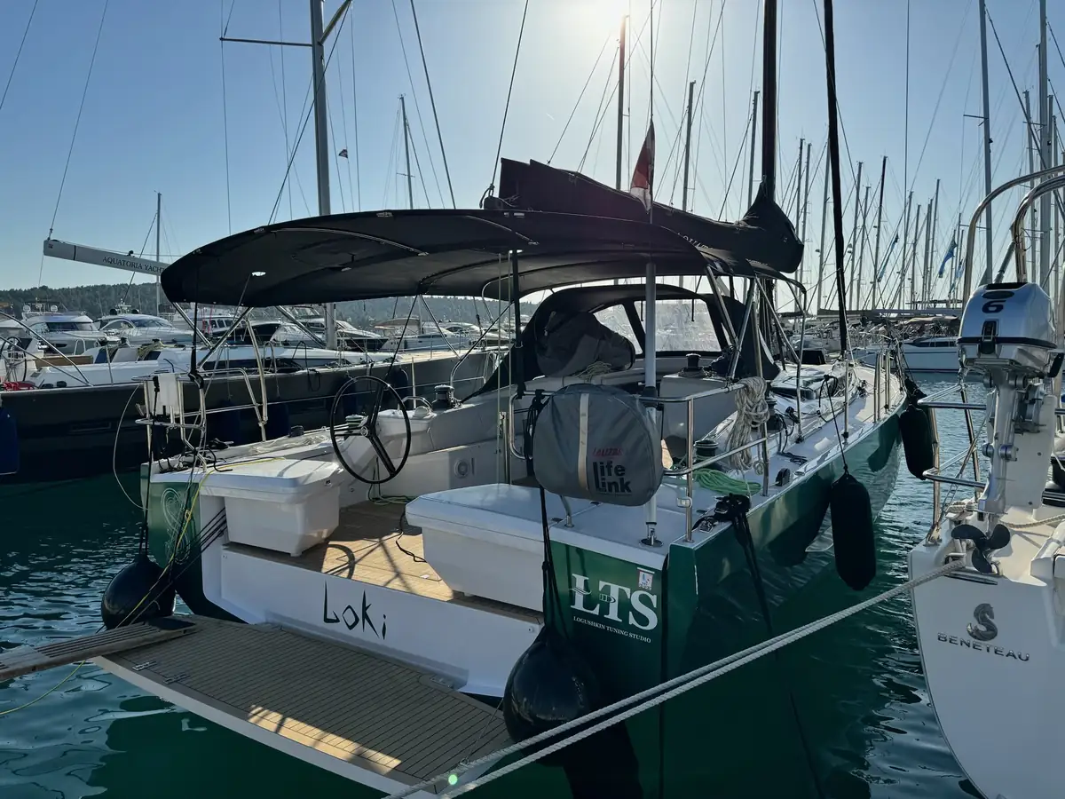 Elan E6 — bimini #2