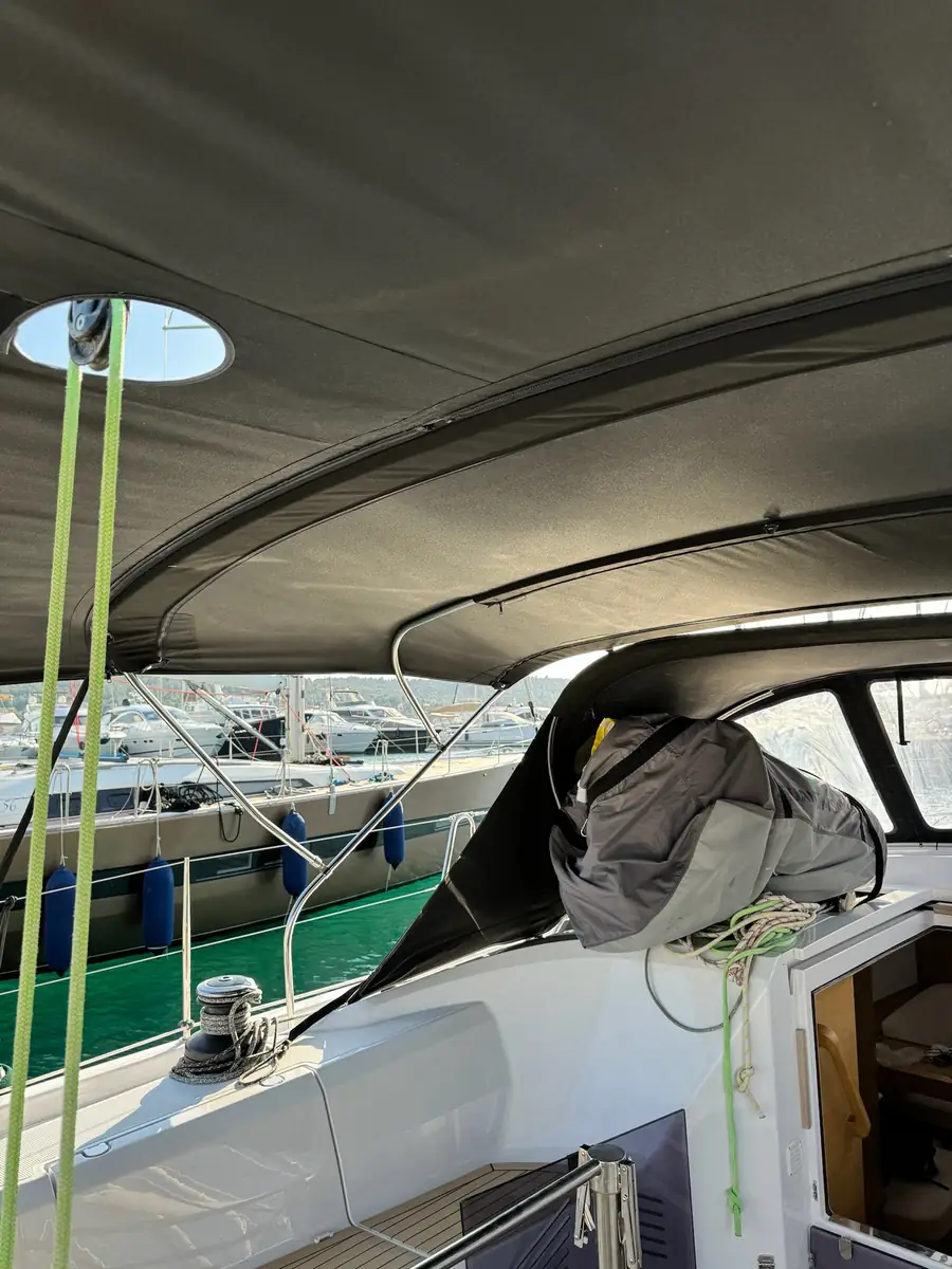 Elan E6 — bimini #4