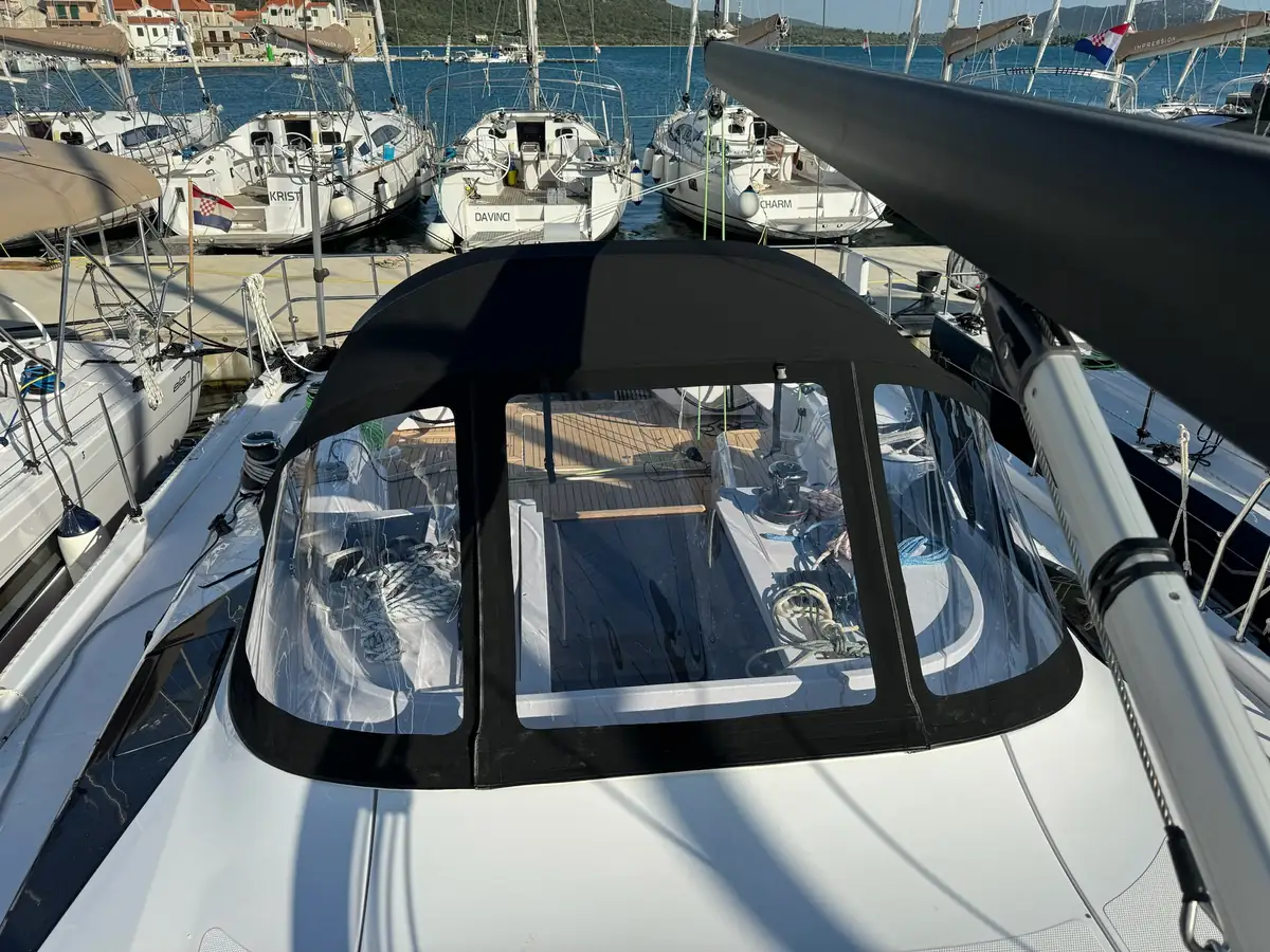 Elan E6 — Sprayhood #5
