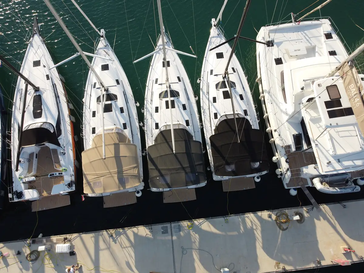 Elan I43 — bimini #1