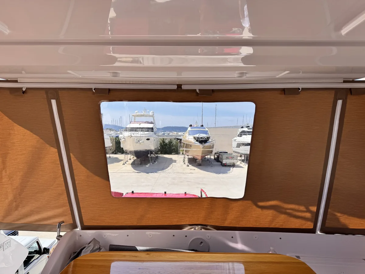 Ferretti 550 — krmeno-zatvaranje #2