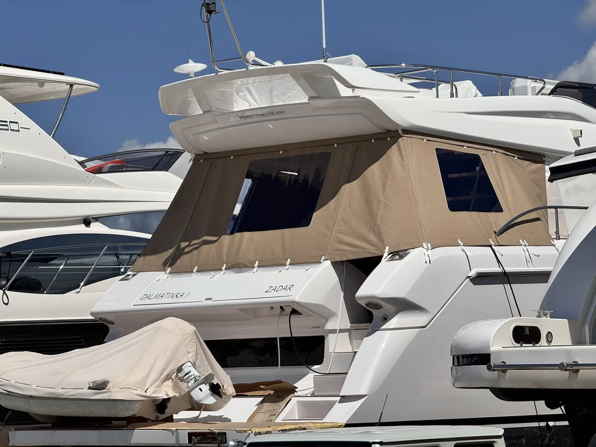 Ferretti 550 — Krmeno zatvaranje #6