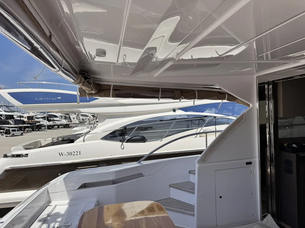 Ferretti 550 — Krmeno zatvaranje #10
