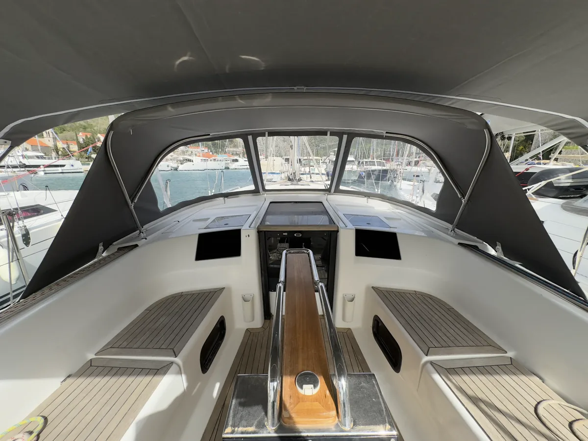 Hanse 385 — Sprayhood #6