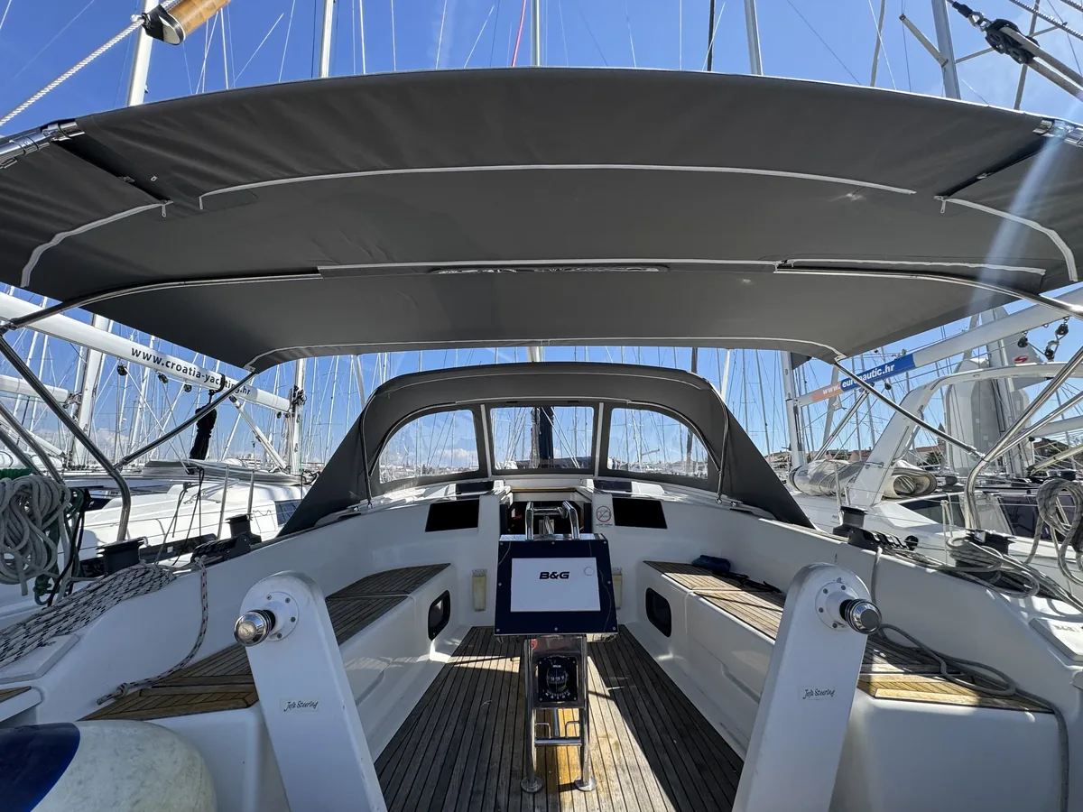 Hanse 415 — sprayhood #2