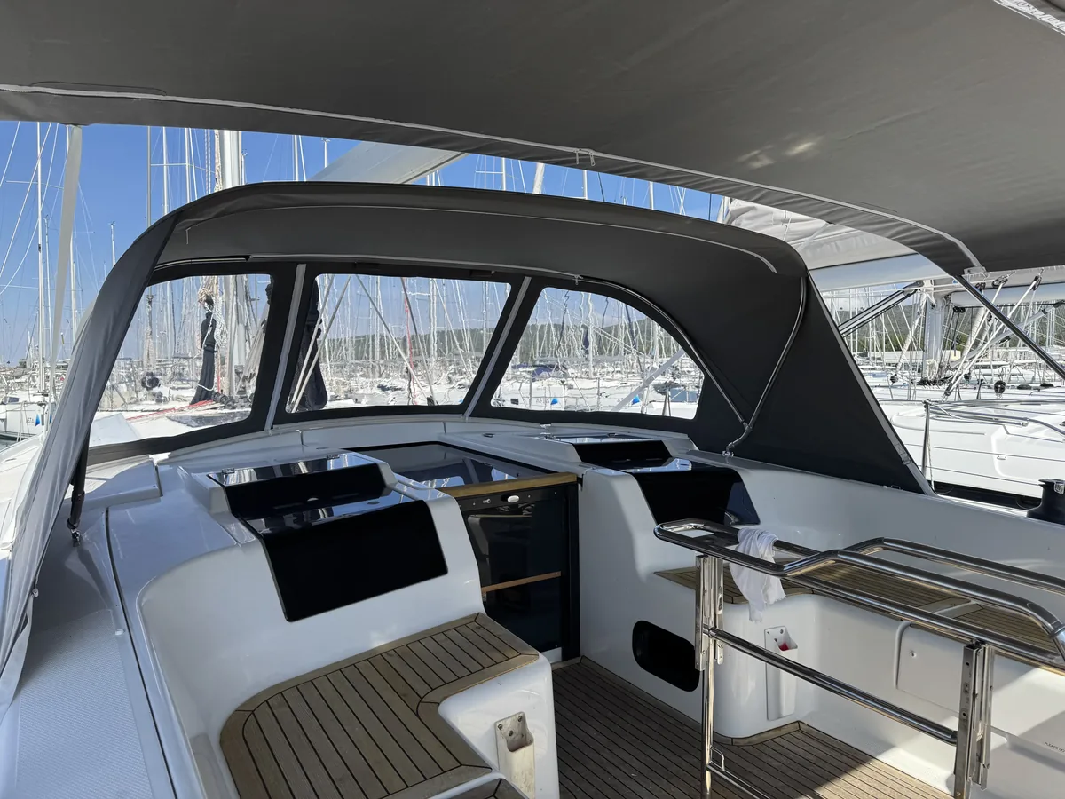Hanse 458 — Sprayhood #11