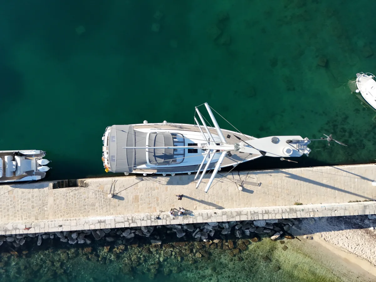 Jeanneau 64 — Bimini #10