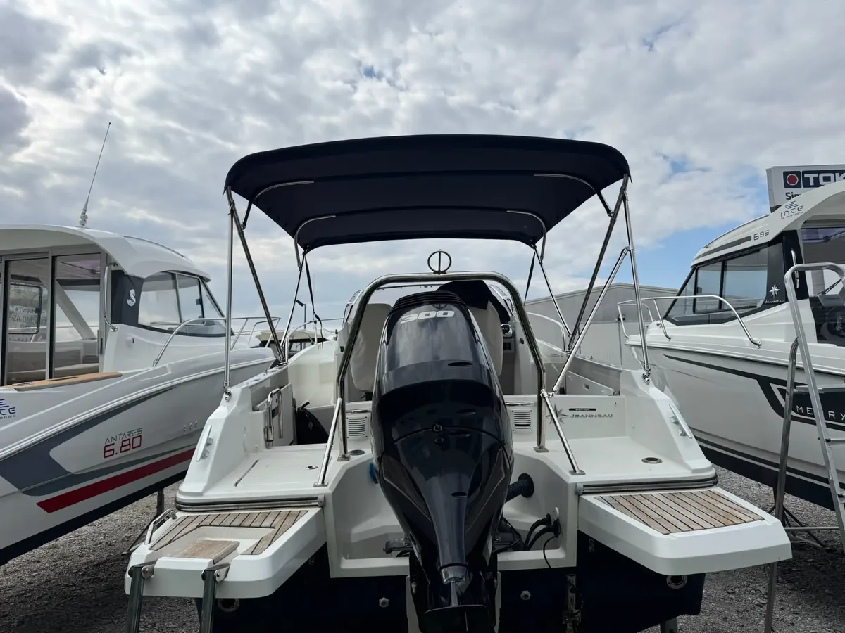 Jeanneau Cap Camarat 7.5 Wa — Bimini #6