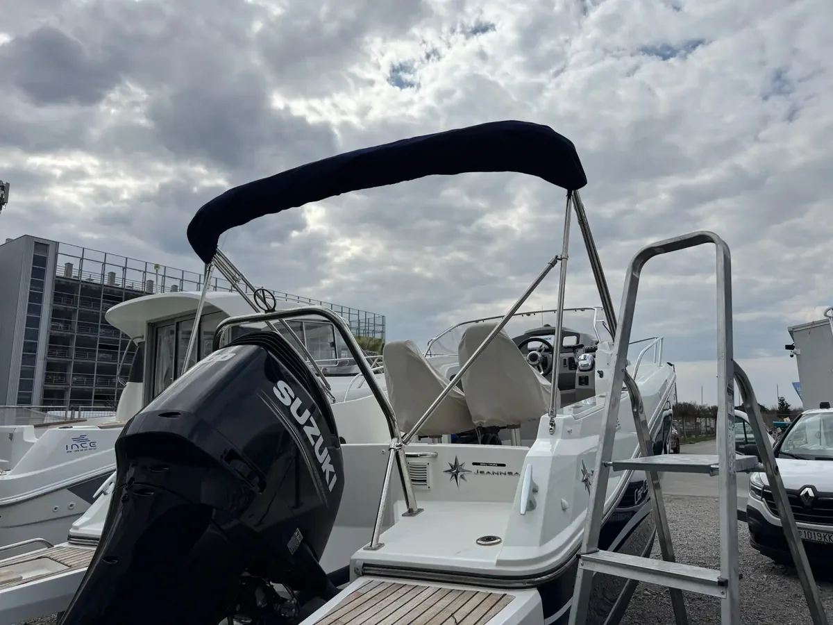 Jeanneau Cap Camarat 7.5 Wa — Bimini #11