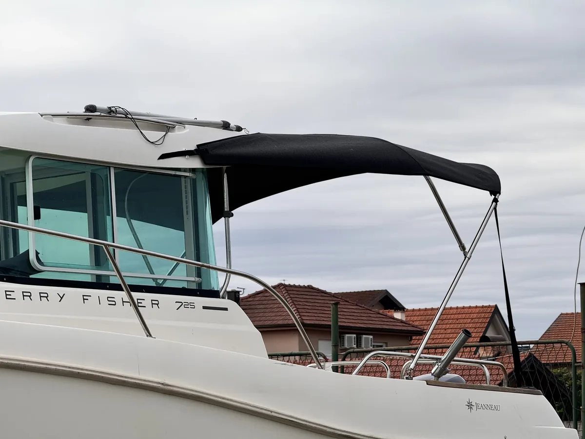Jeanneau Merry Fisher 725 — Bimini #8