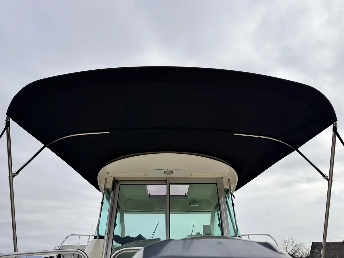 Jeanneau Merry Fisher 725 — Bimini #9