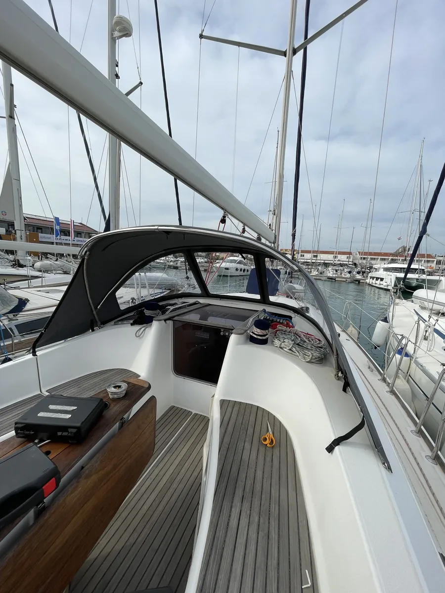 Jeanneau Sun Odyssey 39 — sprayhood #4