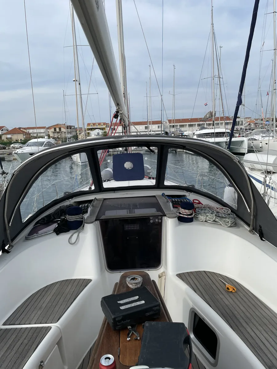 Jeanneau Sun Odyssey 39 — Sprayhood #5