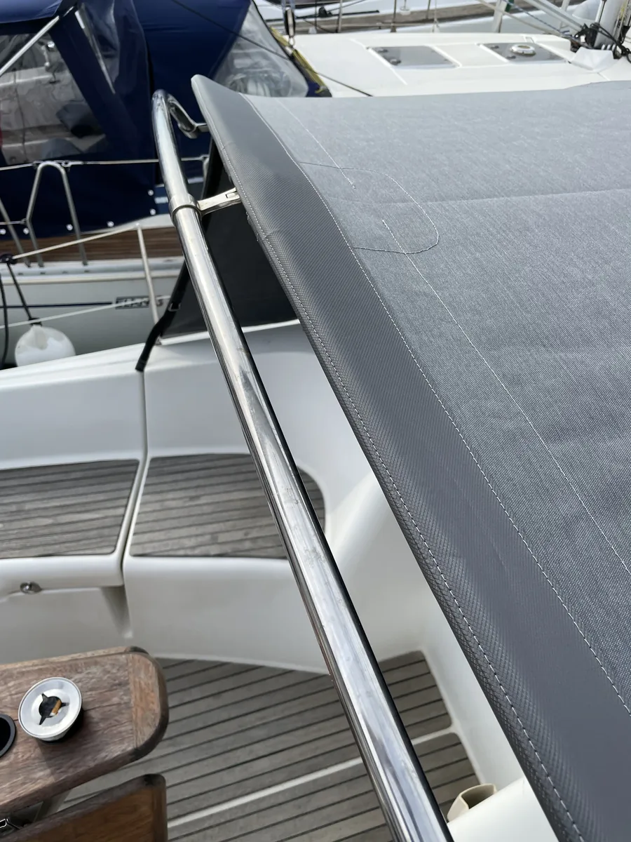 Jeanneau Sun Odyssey 39 — Sprayhood #6
