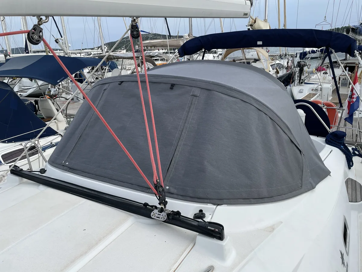 Jeanneau Sun Odyssey 39 — Sprayhood #7