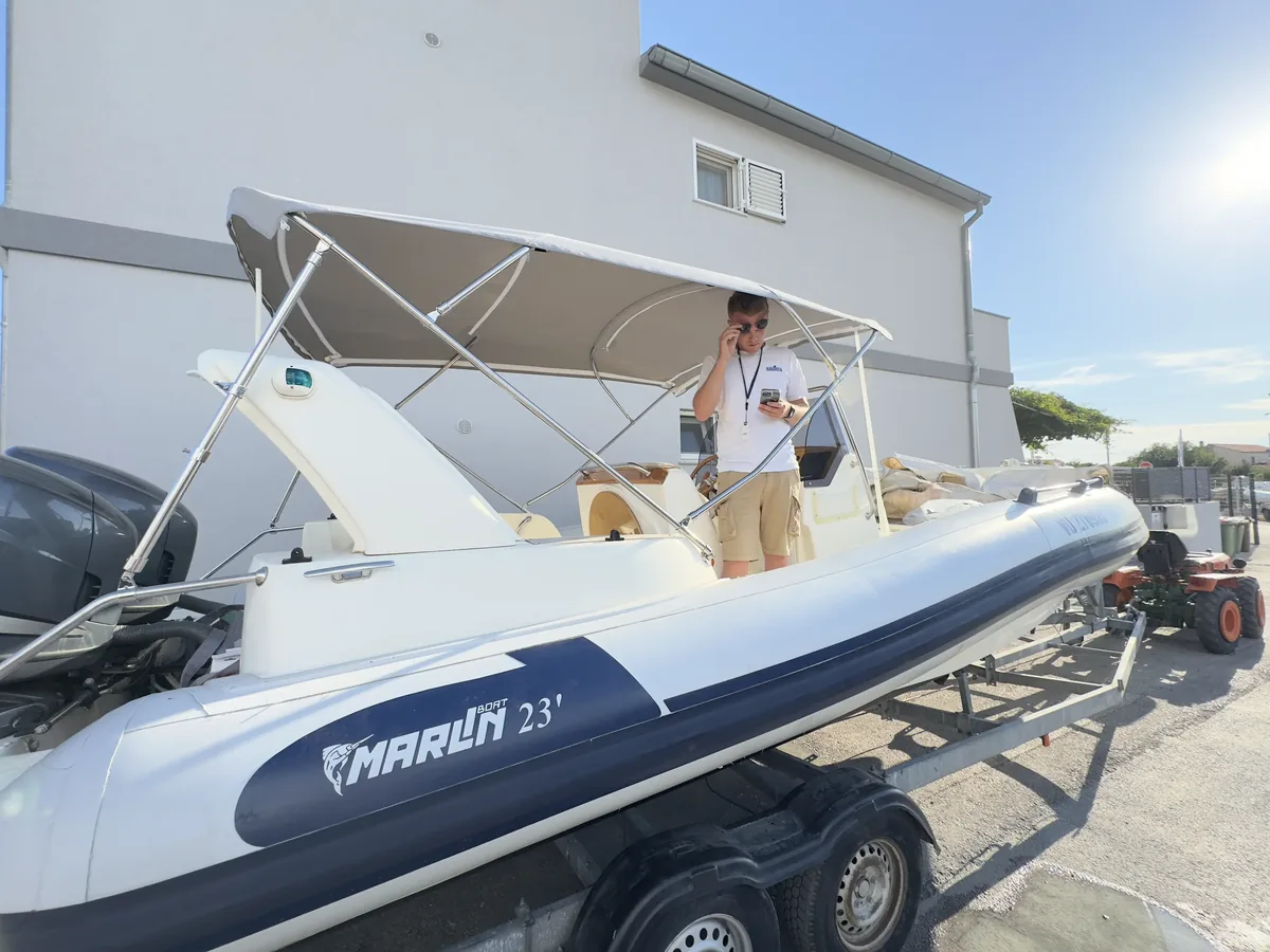 Marlin Boat 23 — bimini #2