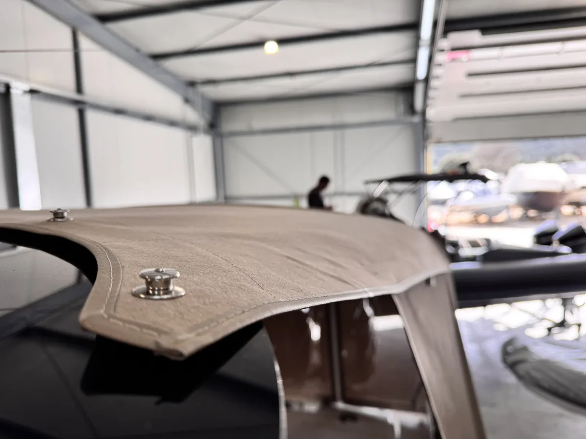 MVMarine Mito 31 — Bimini #5