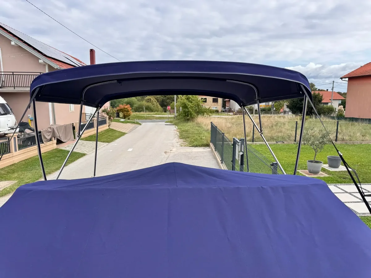 Regal 2250 — Cockpit-cover #8