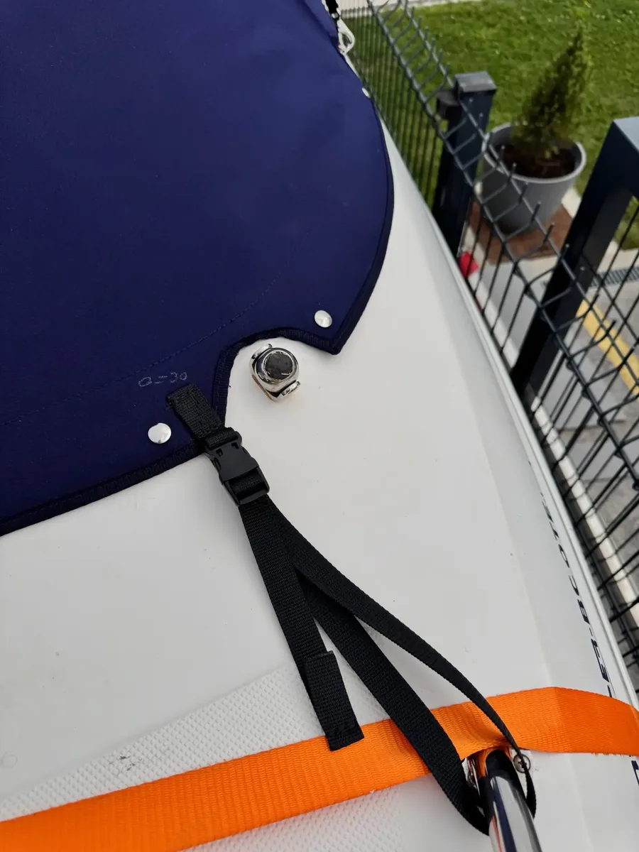 Regal 2250 — Cockpit-cover #10