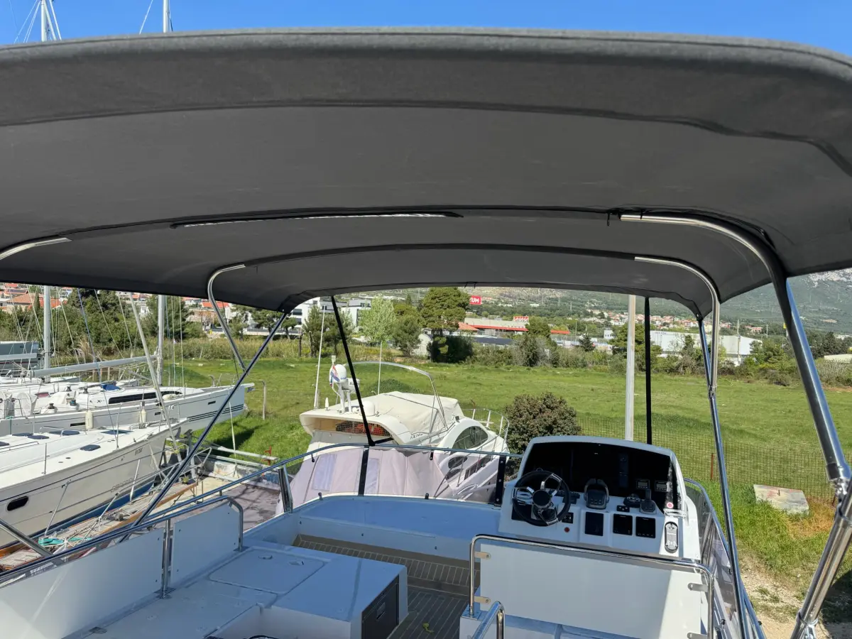 Sealine F430 — bimini #2