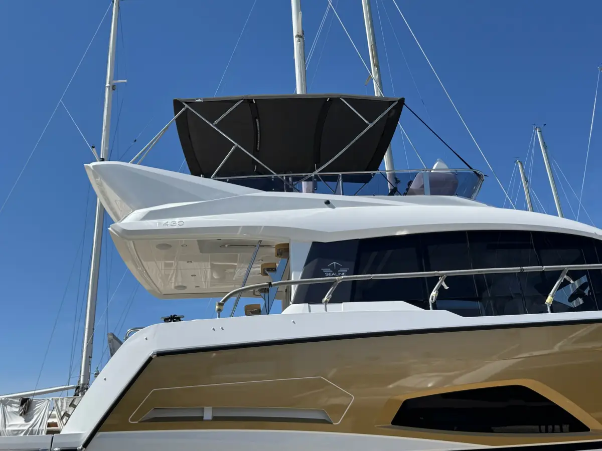 Sealine F430 — Bimini #9